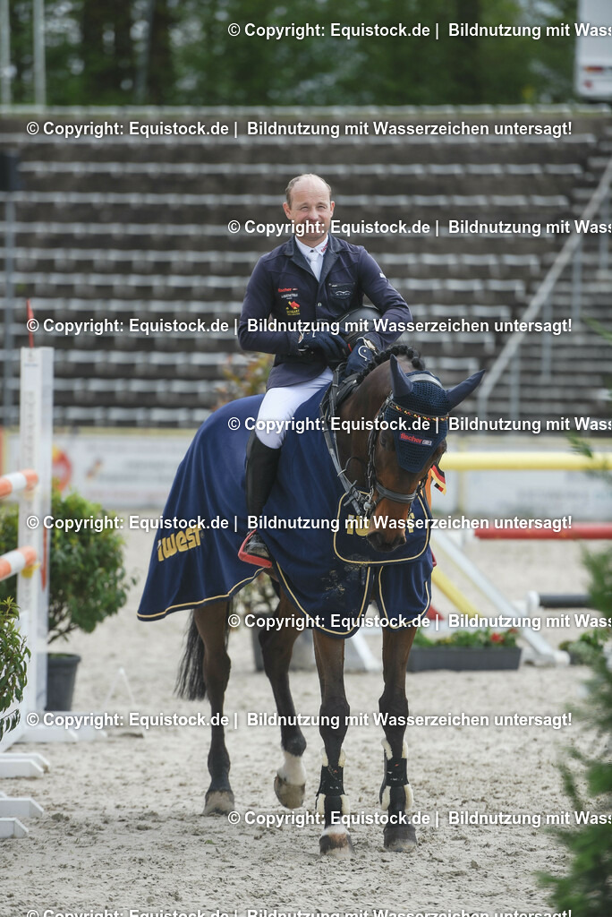 20230514_CCI4_Springen_0431 | equistock