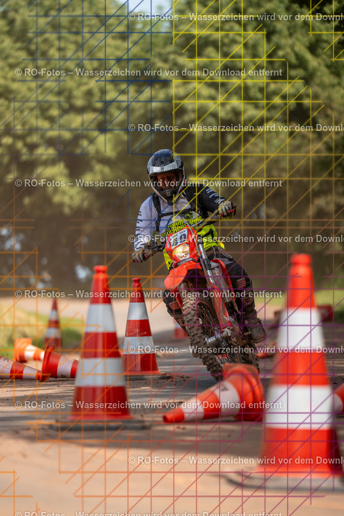 Wolfshausen 4 Lauf -1646 | Sportfotografie von RO-Fotos: Motorsport, Motocross, Enduro, Laufveranstaltungen und Triathlon. Professionelle Fotos von Sportlern und Events. - Realisiert mit Pictrs.com