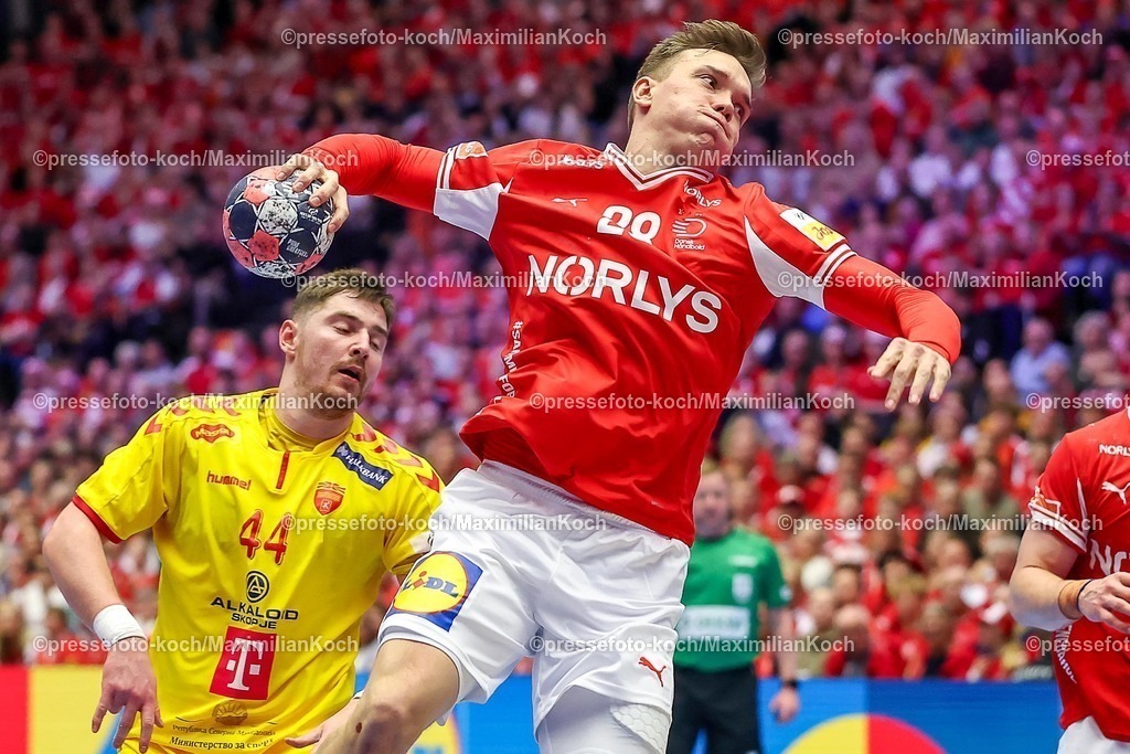EHF16012602070 | 16.01.2026, Handball, Men's EHF EURO 2026, Dänemark - Nordmazedonien, Jyske Bank Boxen in Herning, Dänemark, Preliminary Round:  Lasse Bredekjaer Andersson (Denmark #28) 