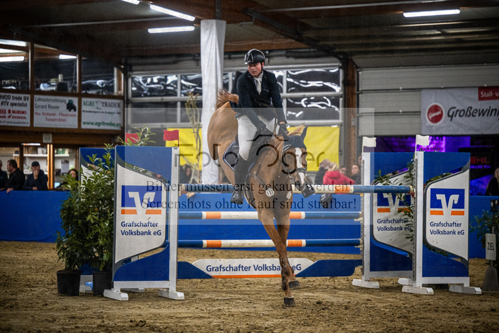 DOS_1760 | Entdecke hochwertige Reitturnierfotos von Foto Oger. Professionell, emotional und authentisch – jetzt Lieblingsmomente im Shop bestellen.Deutschlandweite Turnierfotografie. - Realisiert mit Pictrs.com