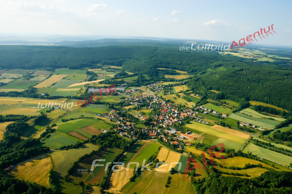 Luftbild von Zeegendorf Strullendorf - Luftaufnahme wurde 2008 von https://frankenair.de mittels Flugzeug (keine Drohne) erstellt - die Geschenkidee