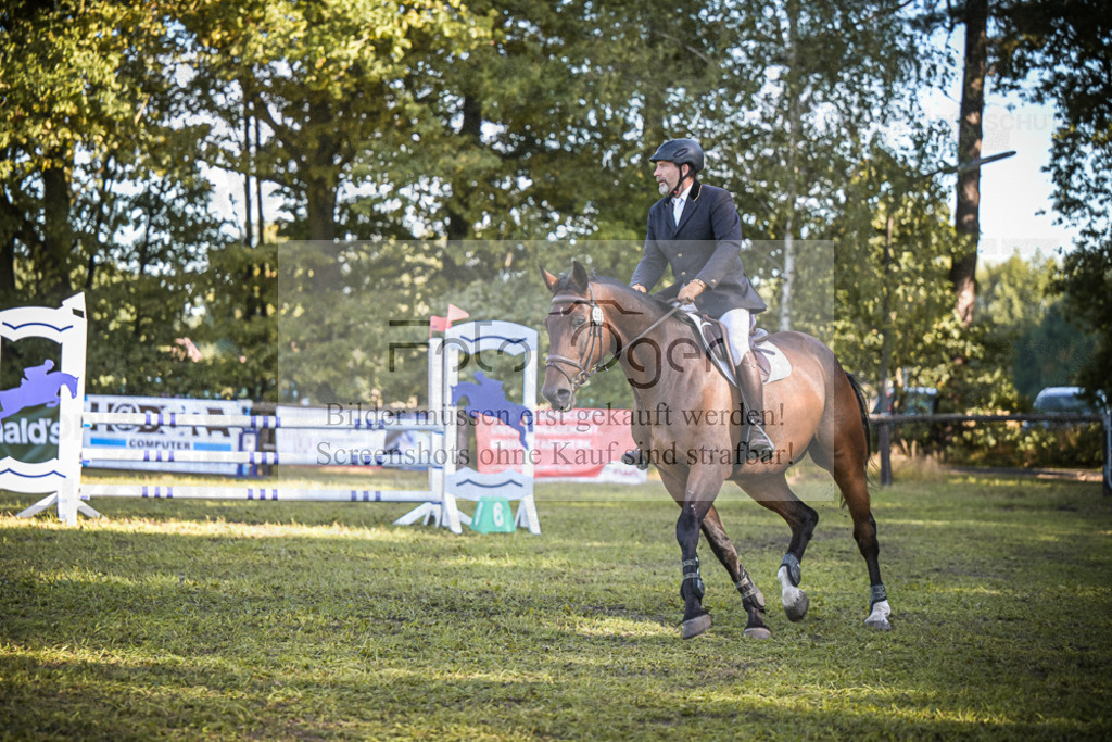 DOS_0139 | Entdecke hochwertige Reitturnierfotos von Foto Oger. Professionell, emotional und authentisch – jetzt Lieblingsmomente im Shop bestellen.Deutschlandweite Turnierfotografie. - Realisiert mit Pictrs.com