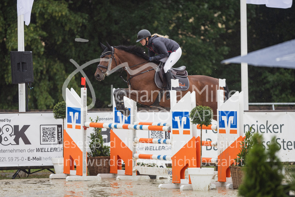 230727_BHO_L-Spr-1-203 | Deine schönsten Turniermomente als professionelle Fotos! Entdecke hochwertige Pferdesport-Fotografie im Online-Shop. Jetzt Fotos finden & bestellen!