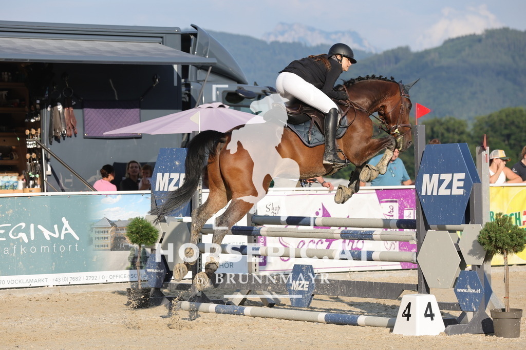 0P6A6893 | Willkommen bei Brunnmayr - Design & Fotografie – Ihrem Spezialisten für Reitturniere und Pferdeveranstaltungen in Oberösterreich, Salzburg und Bayern! Seit über 17 Jahren sind wir leidenschaftlich dabei.