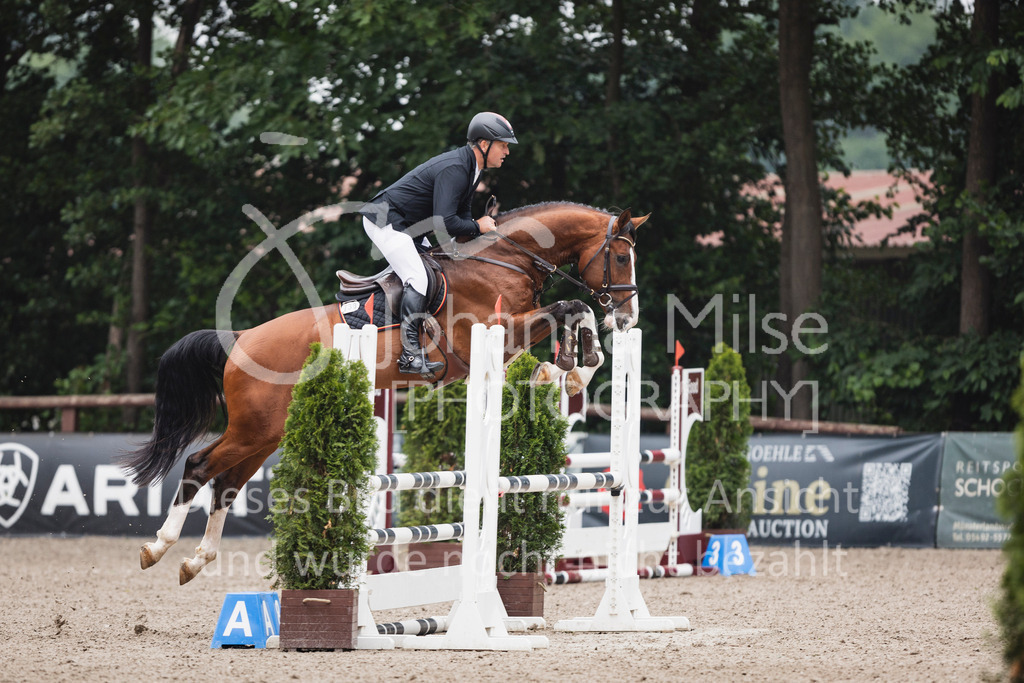 250610_Mühlen_SprPf-A2-268 | Deine schönsten Turniermomente als professionelle Fotos! Entdecke hochwertige Pferdesport-Fotografie im Online-Shop. Jetzt Fotos finden & bestellen!