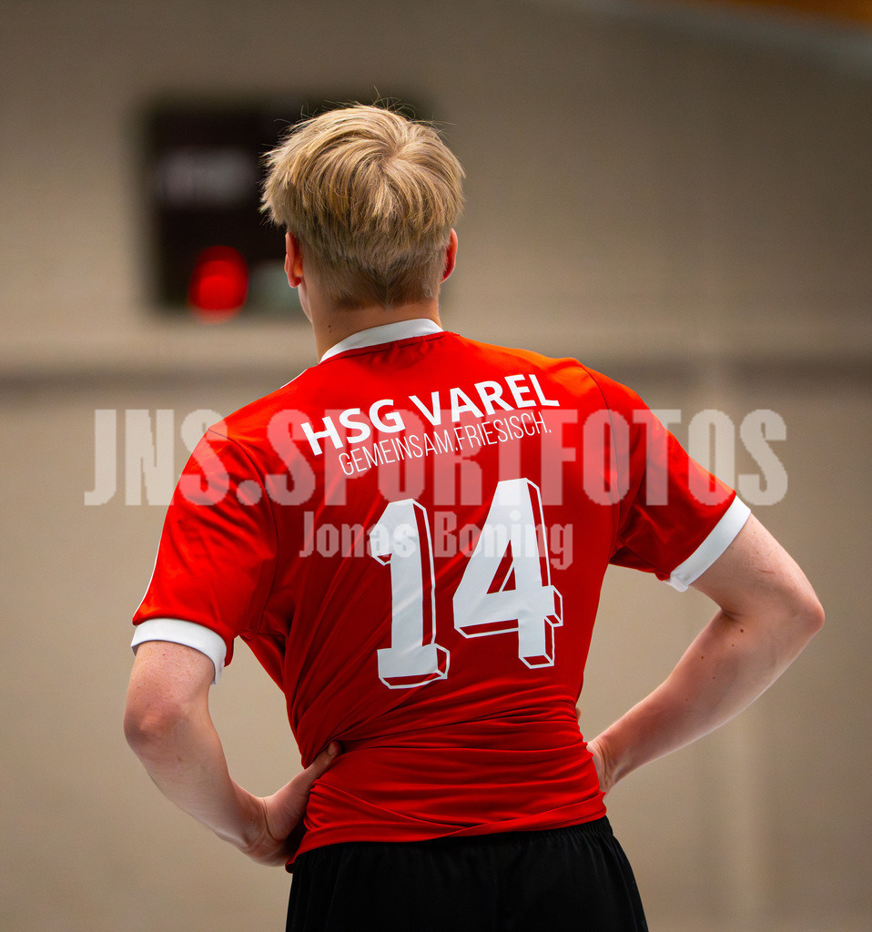 Handball I Herren I Saison 2025-2026 I Verbandsliga West I 13. Runde I SFN Vechta - HSG Varel II I 7456 | Jannik Bruhnken (14, HSG Varel II) - Realisiert mit Pictrs.com