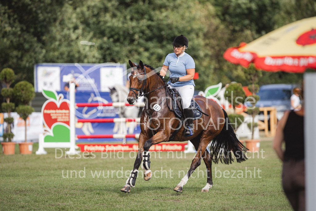 230715_LC_M2-SprmstAnf-731 | Deine schönsten Turniermomente als professionelle Fotos! Entdecke hochwertige Pferdesport-Fotografie im Online-Shop. Jetzt Fotos finden & bestellen!