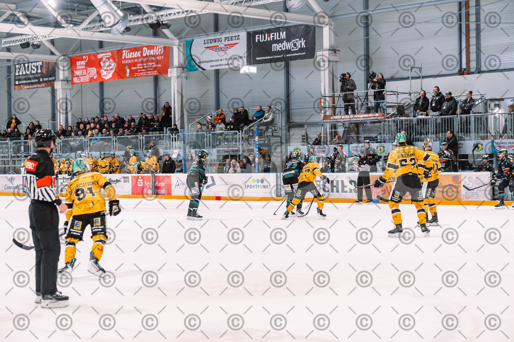 Alligators_vs_Toelz_18_11_2025-66 | Höchstadt Alligators Fotogalerie: Eishockey-Action aus Franken. Professionelle Spielfotos, Portraits & Stadionbilder zum Download. Jetzt entdecken! - Realized with Pictrs.com