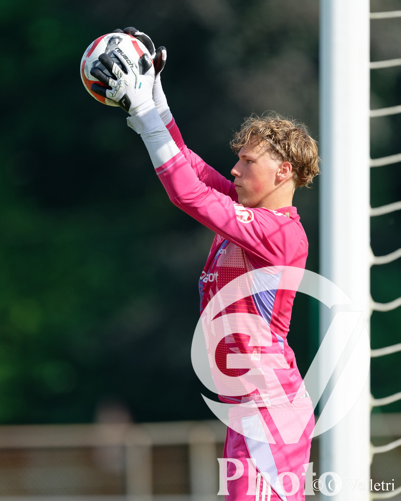 Finale M-19 - Servette FC v FC Basel | during the Finale M-19 game between Servette FC and FC Basel at Stade de Frontenex in Geneve, Switzerland
