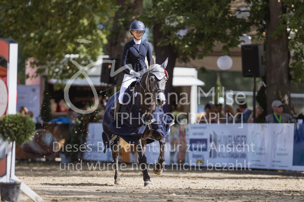 220828_Delbrueck_E-Stil-106 | Deine schönsten Turniermomente als professionelle Fotos! Entdecke hochwertige Pferdesport-Fotografie im Online-Shop. Jetzt Fotos finden & bestellen!
