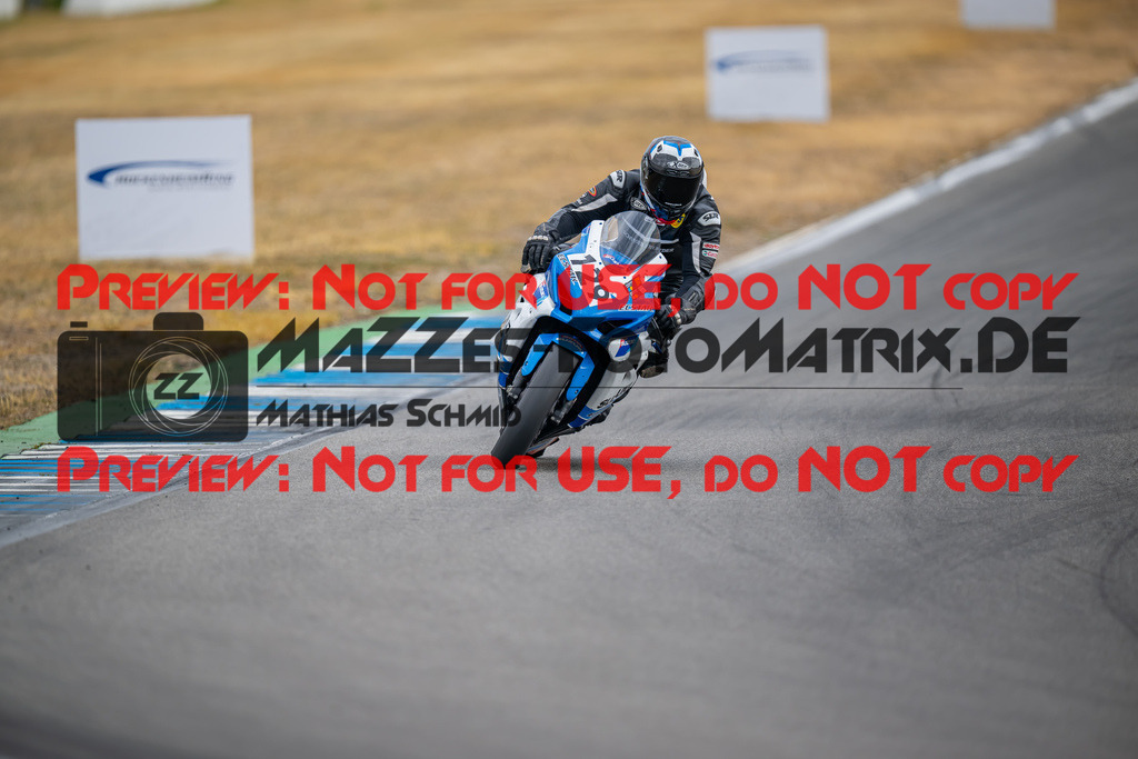 MaZZes-Fotomatrix-20260809-586004 | R1