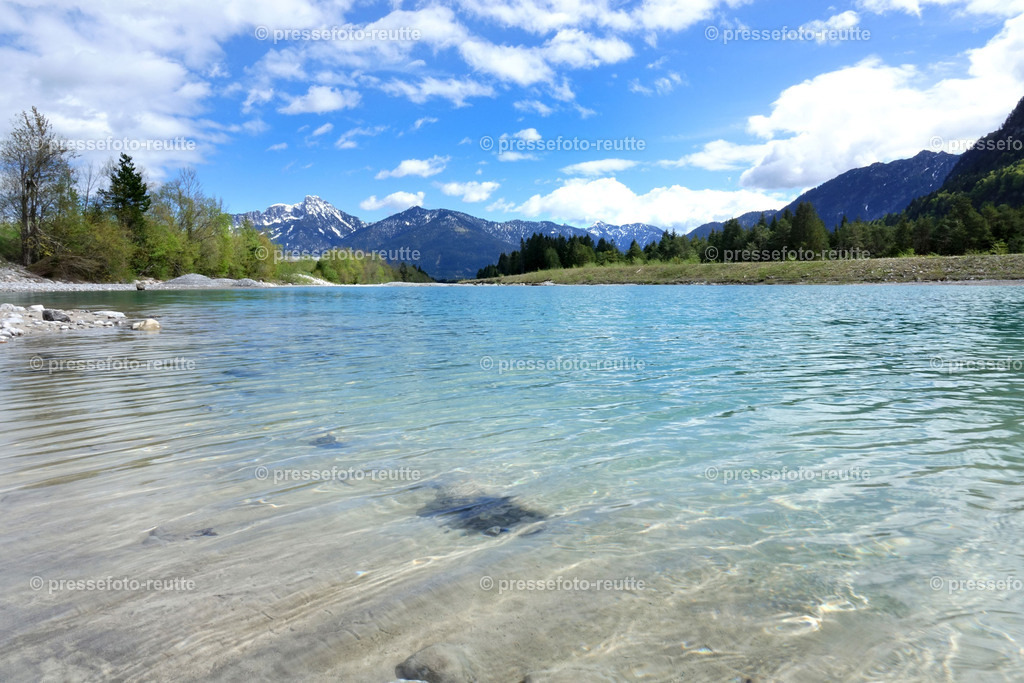 welltvi-Lechfluss-geschiebefalle-Hoefen-09052019DSD01111 | Info aus dem Bezirk Reutte/Ausserfern Tirol sowie eine umfangreiche Bilddatenbank über die gesamte Region: Lechtal, Talkessel Reutte, Tannheimertal, Zwischentoren. Lech, Plansee, Zugspitze, Grenztunnel, B179, Fernpassstraße, Verkehr, Lawinen, Tradition, - Realisiert mit Pictrs.com
