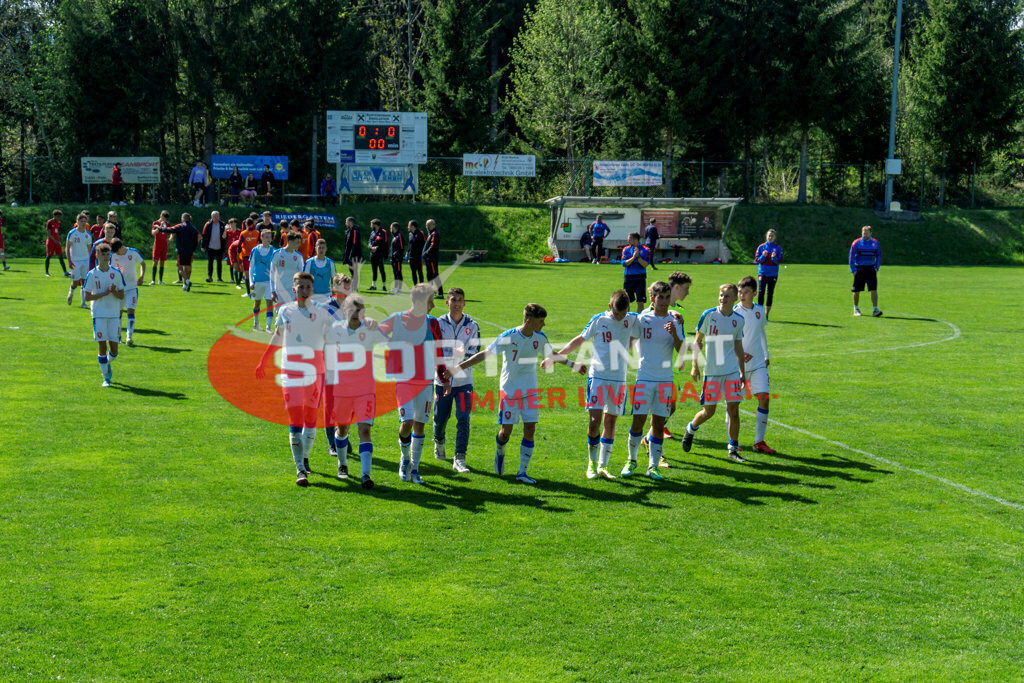 Portugal  U15 -Czech Republic U15 | Spielende ; Portugal  U15 -Czech Republic U15 am 29.04.2022 in Arnoldstein
(Sportplatz), AUSTRIA, (Photo by Ernst Krawagner sport-fan.at) - Realisiert mit Pictrs.com