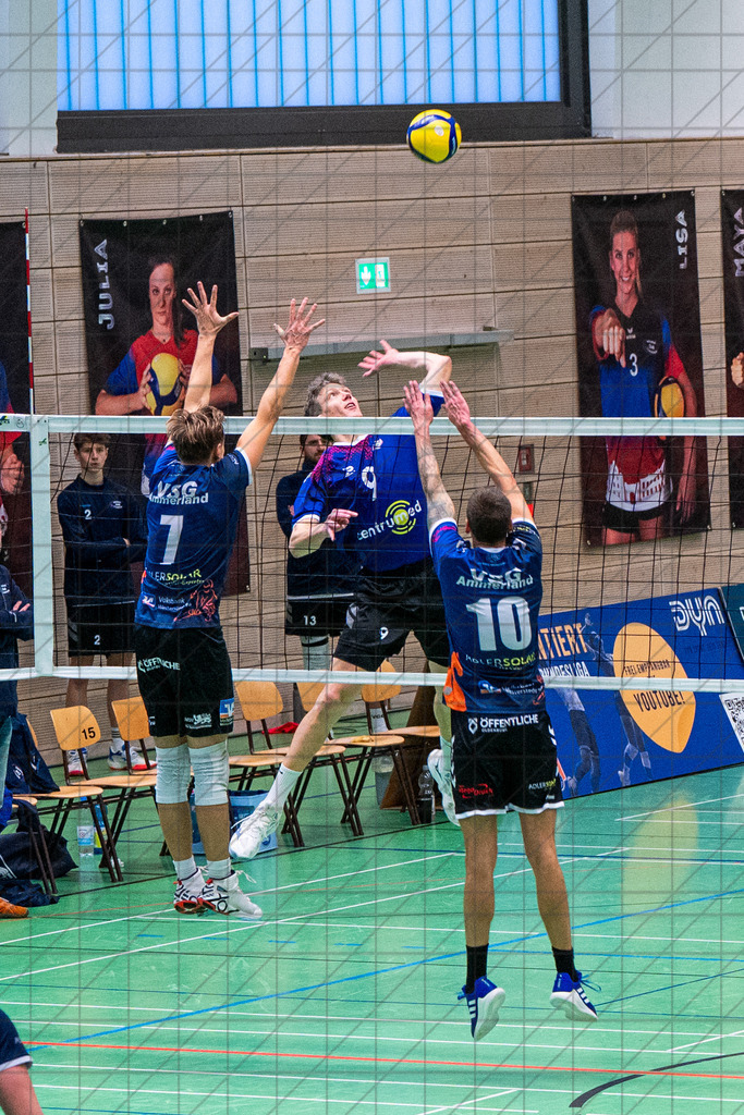 Oberliga 1 Männer 25/26 | VC Osnabrück I vs. VSG Ammerland II | 29.11.25: Oberliga 1 Männer 25/26 | VC Osnabrück I vs. VSG Ammerland II / Osnabrück / Deutschland  //   CREDIT:www.bullenfotos.de, Martin König, Hörner Weg 40, D-49078 Osnabrück, +4917663732967 // Nutzung und Weitergabe nur zu den vereinbarten Zwecken. Presseanfragen an Ersteller. Alle Rechte beim Ersteller. Honorierung nach MFM. - Realisiert mit Pictrs.com