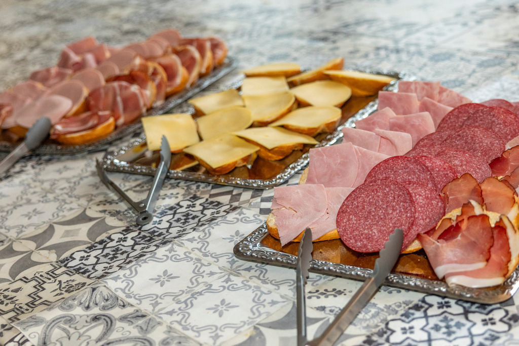 top-top.de 241127-030 | Foto, Video, Fotografie, Videografie, Fotobox, DJ, Discjockey, Musik, Musikbox, Veranstaltung, Photobooth, Amazon, Ebay, Buchtipp, Bestseller, Autor, Verlag, Buch, Wesel, Hamminkeln, NRW, Dinslaken, Rees, Drohne, Hochzeit, Party, Fotobox, Wesel, Fotograf