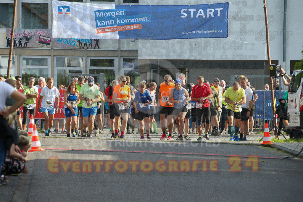 230804_1808_EX1_3713 | Sportfotografie im Rhein-Sieg Kreis, Köln, Bonn, NRW, Rheinland Pfalz, Hessen, etc. Unser Tätigkeitsfeld umfasst den Laufsport vom Volkslauf über den Marathon, Duathlon, Triathon bis zum Ultralauf wie Kölnpfad Ultra oder Schindertrail.