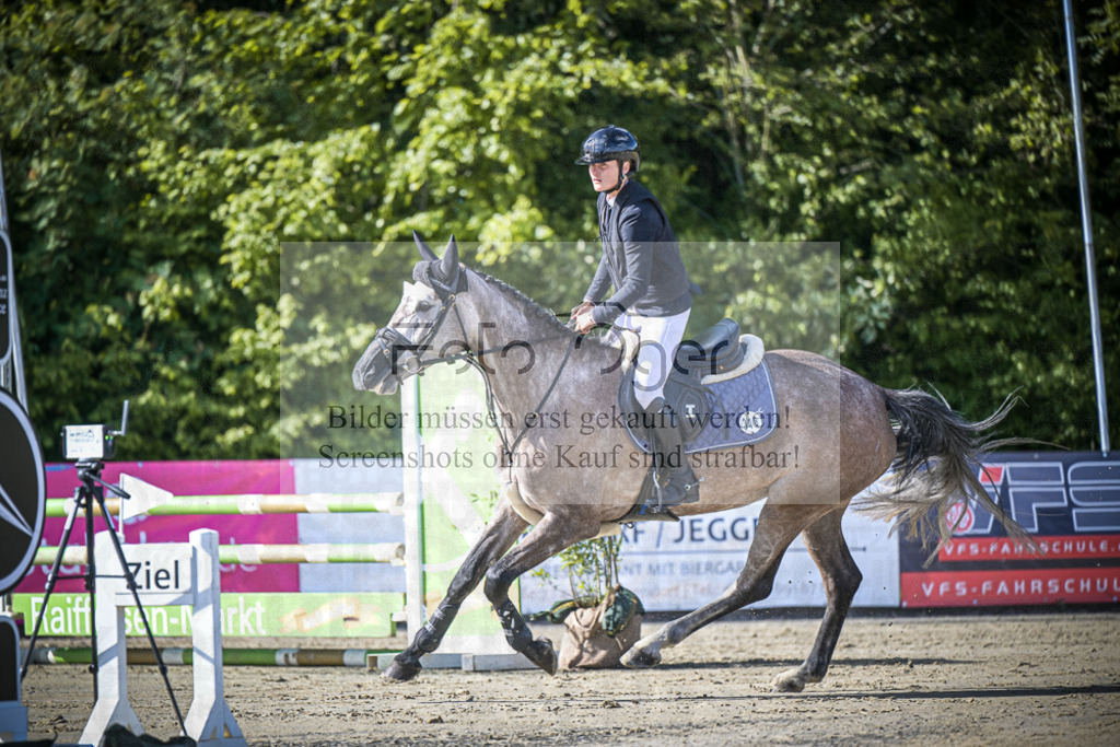 DOS_7710 | Entdecke hochwertige Reitturnierfotos von Foto Oger. Professionell, emotional und authentisch – jetzt Lieblingsmomente im Shop bestellen.Deutschlandweite Turnierfotografie. - Realisiert mit Pictrs.com