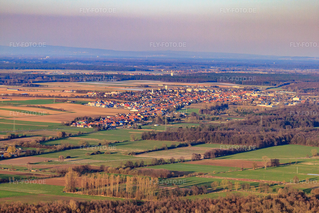Luftbild: Stadtansicht aus Südosten in Kandel im Bundesland Rheinland-Pfalz in Deutschland. Foto: IMG_38830.jpg vom 20.03.2011 durch Werner Riehm/FLY-FOTO.de