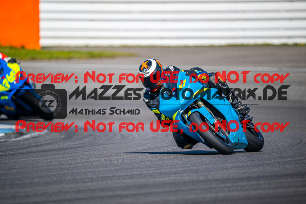 MaZZes_FotoMatrix_230410_4934 | ROT