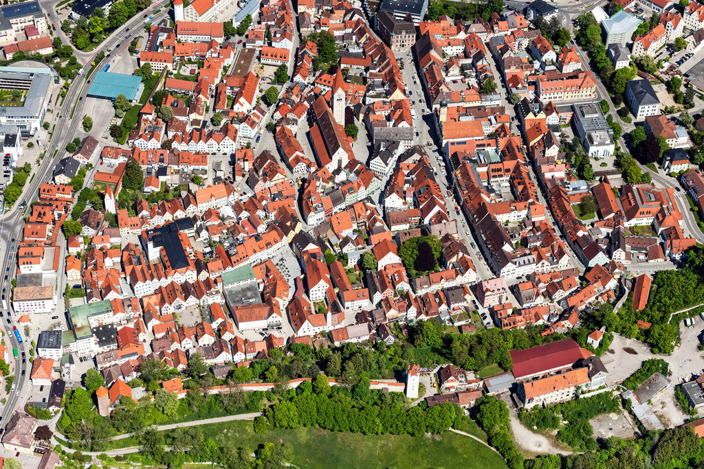 dr__0064312.jpg | KAUFBEUREN 01.06.2021 Altstadtbereich und Innenstadtzentrum in Kaufbeuren im Bundesland Bayern, Deutschland. // Old Town area and city center in Kaufbeuren in the state Bavaria, Germany. Foto: Daniel Reiter