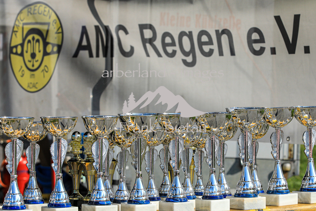 OE7A6654 | Pokale für die Sieger in den einzelnen Klassen