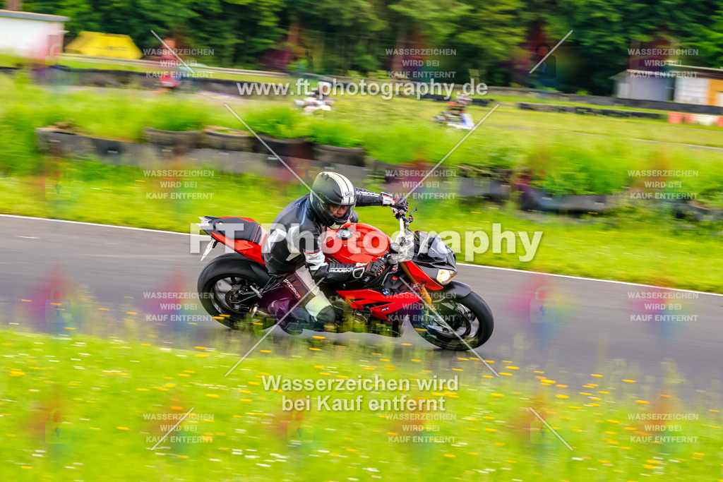VBK-7574 | Hier findet Ihr Bilder von Touristenfahrten auf der Nürburgring Nordschleife oder von anderen Veranstaltungen die ich besucht habe. Viel Spass beim Durch Schauen 
