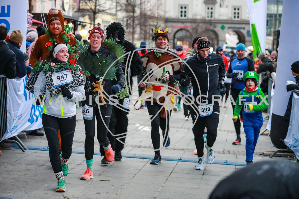SILVESTERLAUF LINZ 25 | Linz, AUSTRIA, 31. Dezember 25, TRIRUN SILVESTERLAUF LINZ 25 , Image shows: 
Photo: WAPICS / BINDER Manuel