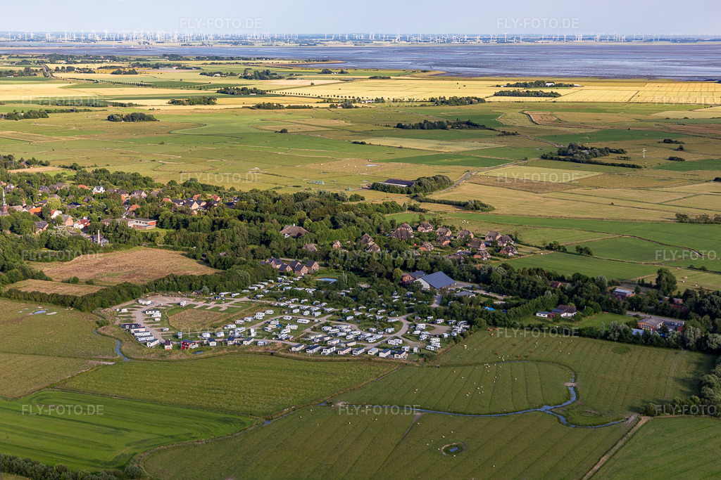 Luftbild: Campingplatz MeerGrün im Ortsteil Süderdeich in Tating im Bundesland Schleswig-Holstein in Deutschland. Foto: IMG_0007243.jpg vom 10.07.2021 durch Werner Riehm/FLY-FOTO.de