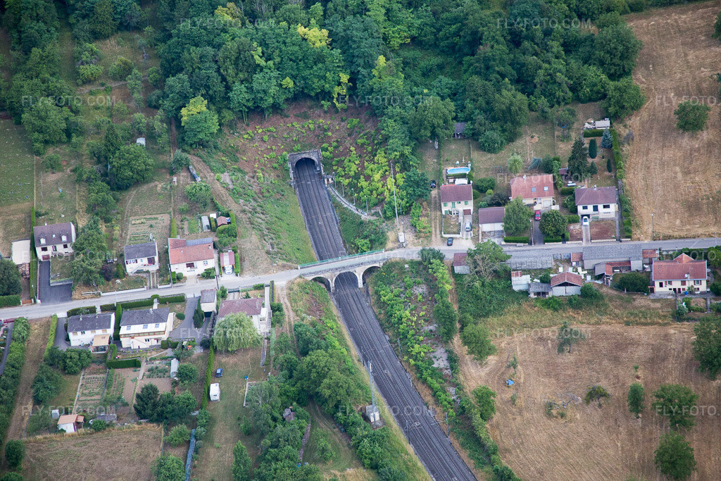 Aerial view: View of the town in Foug in the state Meurthe et Moselle, France.Photo: IMG_083513.jpg taken on 07/13/2015 by Werner Riehm/FLY-FOTO.comResolution of the original: 5472 x 3648 px