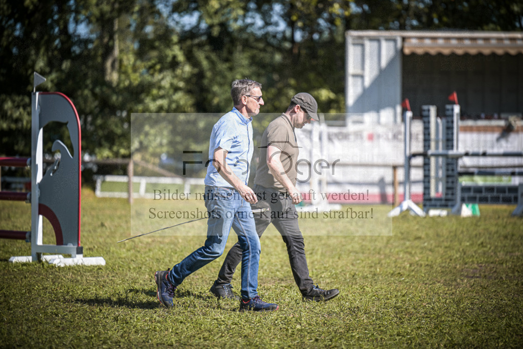 DOS_0004-2 | Entdecke hochwertige Reitturnierfotos von Foto Oger. Professionell, emotional und authentisch – jetzt Lieblingsmomente im Shop bestellen.Deutschlandweite Turnierfotografie. - Realisiert mit Pictrs.com