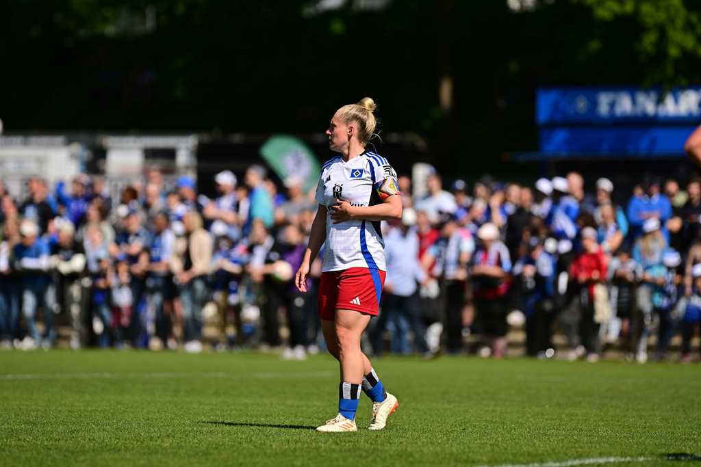 Fußball I Frauen I Saison 2024-2025 I 2. Bundesliga I 25. Spieltag I Hamburger SV - SC Freiburg II | Der Sportfotograf. - Realisiert mit Pictrs.com
