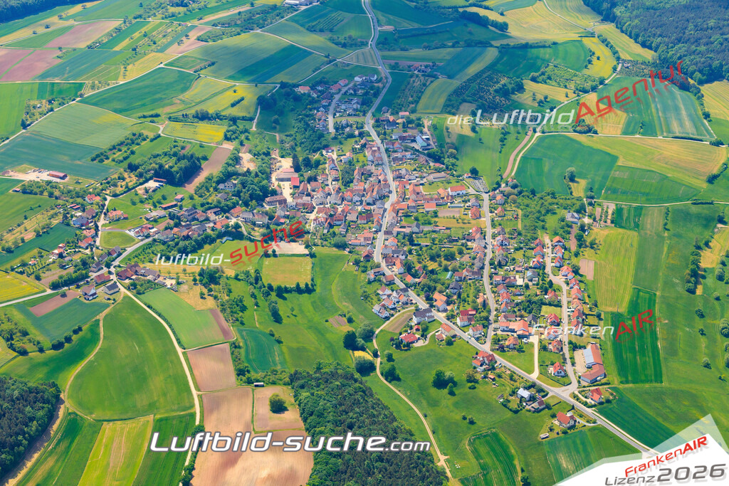 Luftbild von Kirchaich Oberaurach - Luftaufnahme wurde 2015 von https://frankenair.de mittels Flugzeug (keine Drohne) erstellt - die Geschenkidee