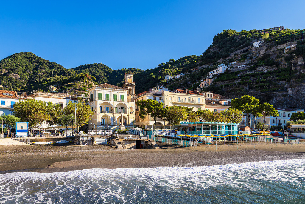 Blick auf Minori an der Amalfiküste in Italien | Blick auf Minori an der Amalfiküste in Italien.