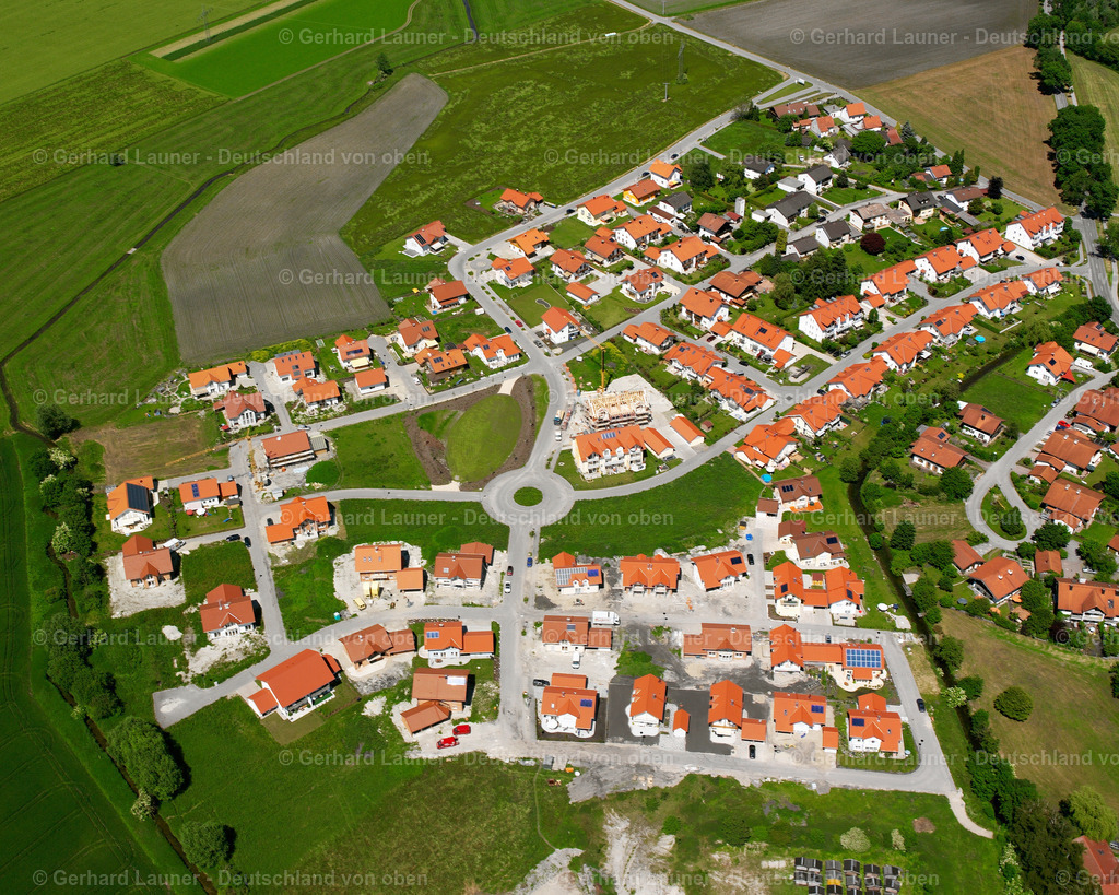 2600770 | HEILIGENSTATT 09.06.2006 Wohngebiet einer Einfamilienhaus- Siedlung  in Heiligenstatt im Bundesland Bayern, Deutschland // Single-family residential area of settlement  in Heiligenstatt in the state Bavaria, Germany Foto: Gerhard Launer