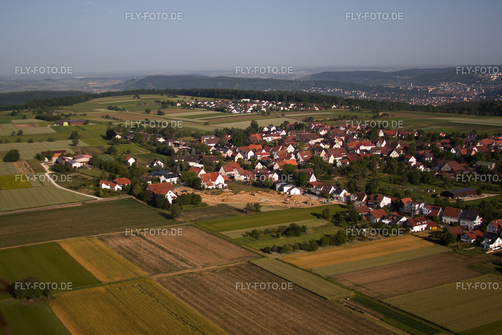 Ortsansicht | Luftbild: Ortsansicht im Ortsteil Wankheim in Kusterdingen im Bundesland Baden-Württemberg in Deutschland. Foto: IMG_67695.jpg vom 09.06.2014 durch Werner Riehm/FLY-FOTO.de - Realisiert mit Pictrs.com