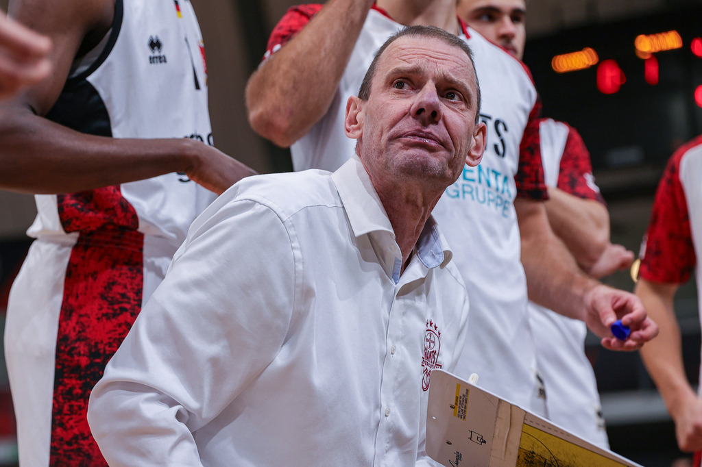 BAYER GIANTS vs VfL Sparkassenstars Bochum-86 | Fotos von Basketballspielen aus dem Raum NRW fotografiert von Gero Mueller-Laschet und Daniel Schaefer - Realisiert mit Pictrs.com