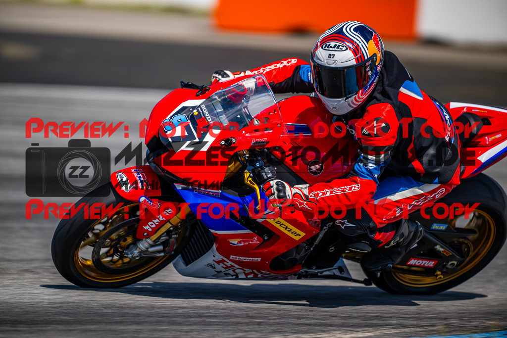 MaZZes_FotoMatrix_240520_6021986_9873 | ROT