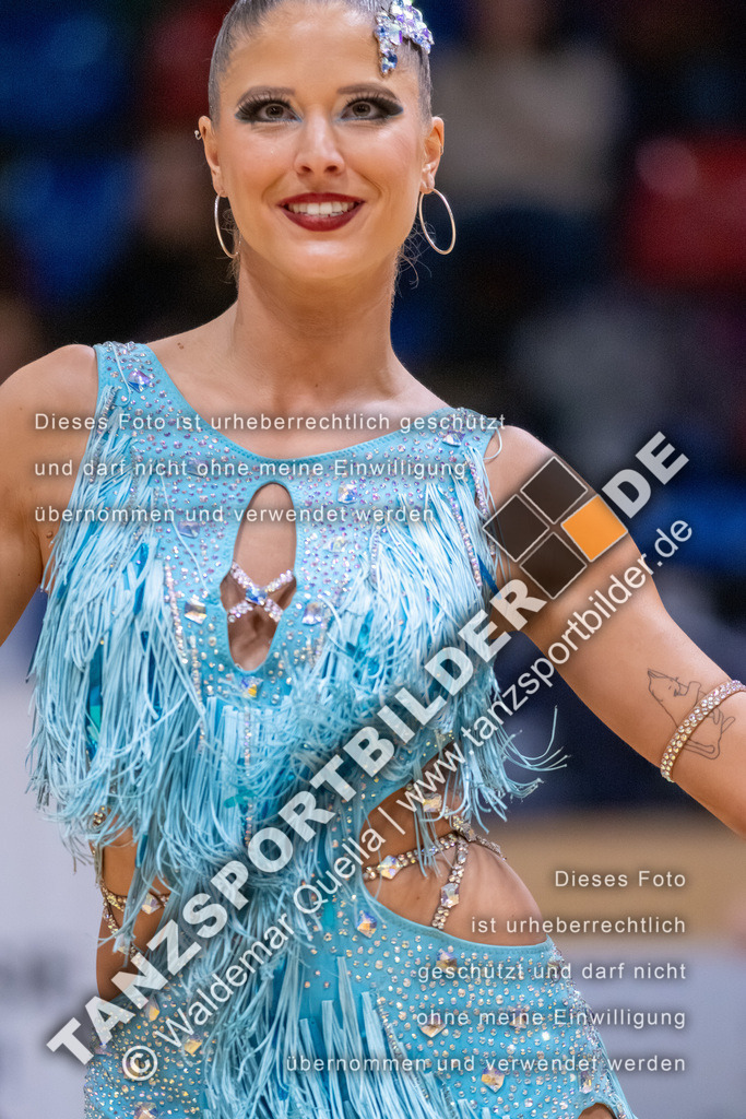 20260328-03680 | Hier finden Sie Tanz Bilder vom Latein und Standard Formationen tanzen. Sportbilder vom Tanzsport. Schöne Fotos und von Weltmeisterschaft, Europameisterschaft, Bundesliga, Regionalliga, Oberliga und Landesliga sowie von GOC Stuttgart, DanceComp, WM Bremen