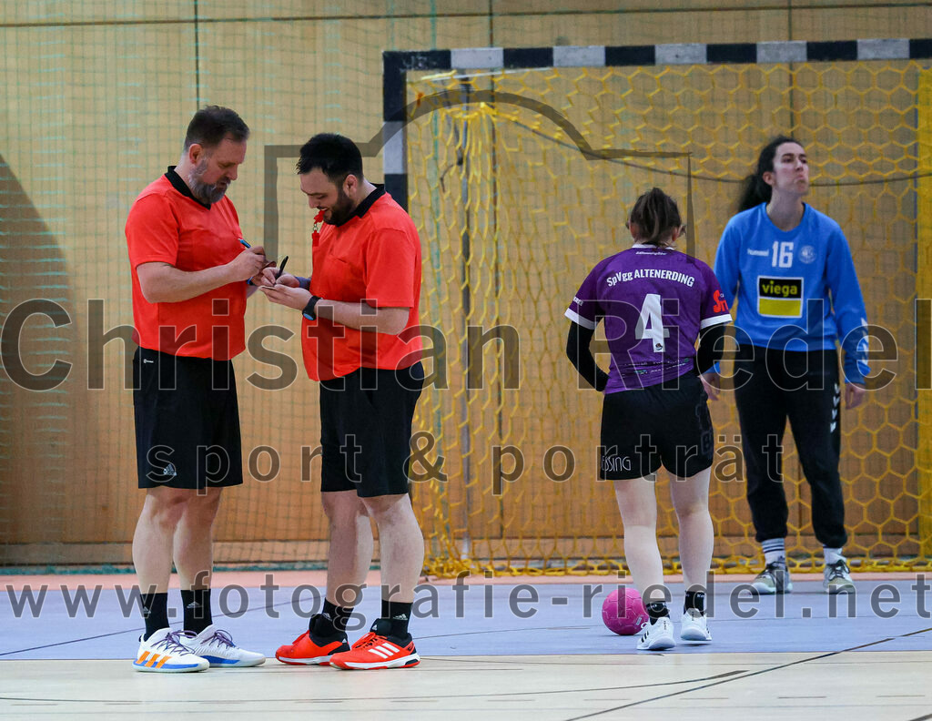 2023-03-11_076_SpVgg_Altenerding_gegen_SSG_Metten_Frauen | Erding, Deutschland, 11.03.2023:
Handball, Bezirksoberliga Frauen Altbayern 2022 / 2023, 13. Spieltag, SpVgg Altenerding gegen SSG Metten, Endergebnis: 32:26

Katharina Künstner (SpVgg Altenerding, #4), Rebecca Tragl (SSG Metten, #16)

Foto: Christian Riedel / fotografie-riedel.net