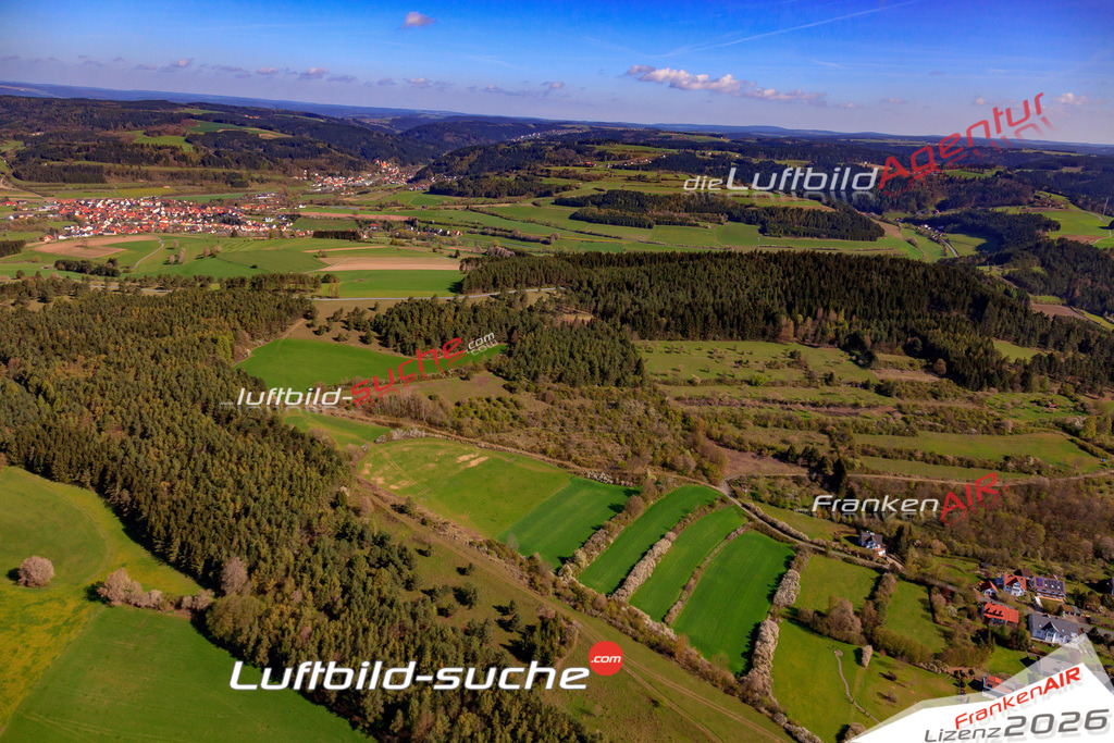 Die Luftaufnahme der Stadt Marktrodach wurde 2017 vom Flugzeug heraus erstellt ( keine Drohne )- hohe Auflösung für beste Qualität