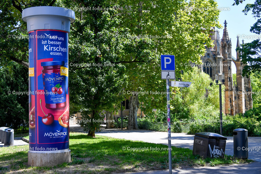 Deutschland_ Baden-Wuerttemberg_ Stuttgart_ 09.08.2025-5 | 09.08.2025, Deutschland, GER, Baden-Wuerttemberg, Stuttgart, im Bild Themenbild, Stadtansichten, Stuttgart, Vodafone, Mobilfunkantenne, Litfaßsaeule, Tarnung, 5G, Mobilfunk, Infrastruktur, Stadtraum, Stadtbild, getarnte Antenne, Funkmast, Telekommunikation, Antennentechnik, Stadtmoeblierung, Netzabdeckung, Innovation, Taeuschung, urbanes Design, oeffentliche Flaeche, Datenuebertragung, Mobilfunknetz, Technik im Alltag, Standort, Frequenz, Feature, Symbolbild 