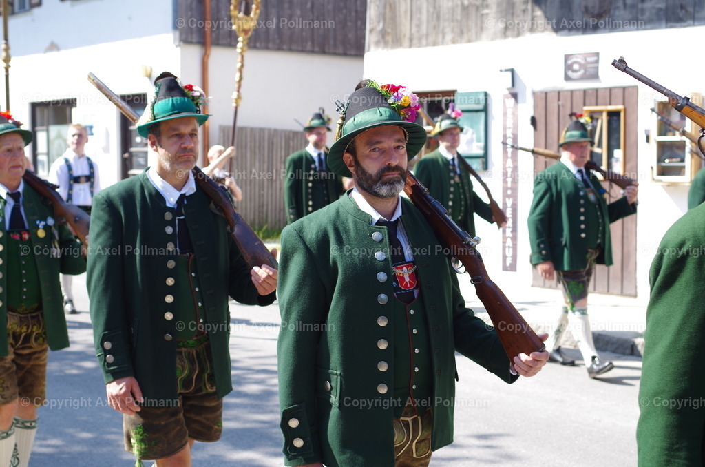 IMGP3805 | fotografiert von Axel PollmannLeonhardi Wallfahrt Benediktbeuern und Murnau, Fronleichnam, Fasching, Landschaft im Loisachtal und Benediktbeuern  - Realisiert mit Pictrs.com
