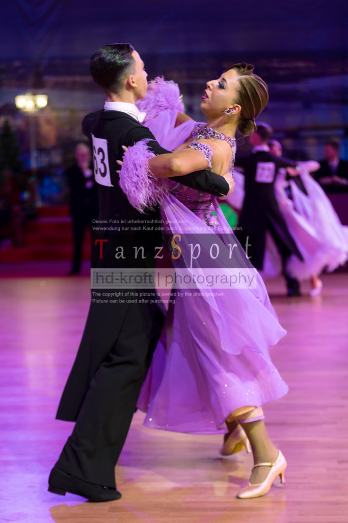 20241215_WDSF_Int_Open_Std-Riga-8787 | Tanzsportbilder, Standardtanz, Lateintanz, WDSF, DTV, LTVB, dancecomp, goc, hessen tanzt, blaues band der spree, walzer, tango, wiener walzer, slowfox, quickstepp, samba, rumba, cha-cha-cha, paso doble. jive, hd-kroft photography, turniertanzsport