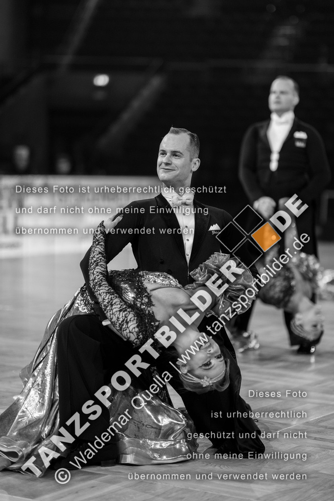 20251206-01115 | Hier finden Sie Tanz Bilder vom Latein und Standard Formationen tanzen. Sportbilder vom Tanzsport. Schöne Fotos und von Weltmeisterschaft, Europameisterschaft, Bundesliga, Regionalliga, Oberliga und Landesliga sowie von GOC Stuttgart, DanceComp, WM Bremen