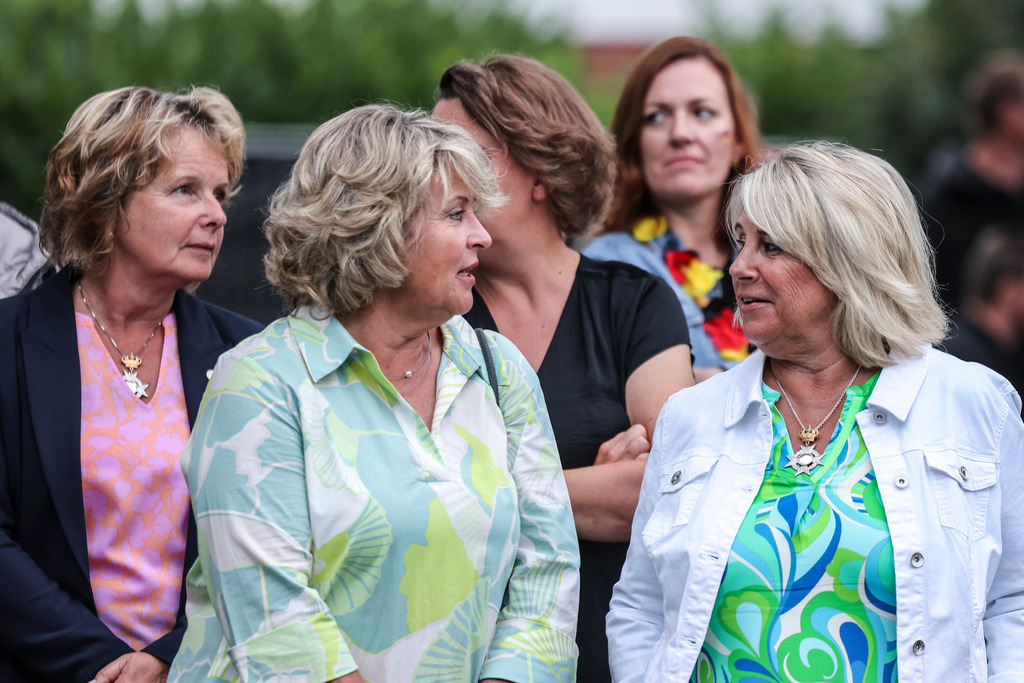 top-top.de 20240705-237 | Foto, Video, Fotografie, Videografie, Fotobox, DJ, Discjockey, Musik, Musikbox, Veranstaltung, Photobooth, Amazon, Ebay, Buchtipp, Bestseller, Autor, Verlag, Buch, Wesel, Hamminkeln, NRW, Dinslaken, Rees, Drohne, Hochzeit, Party, Fotobox, Wesel, Fotograf