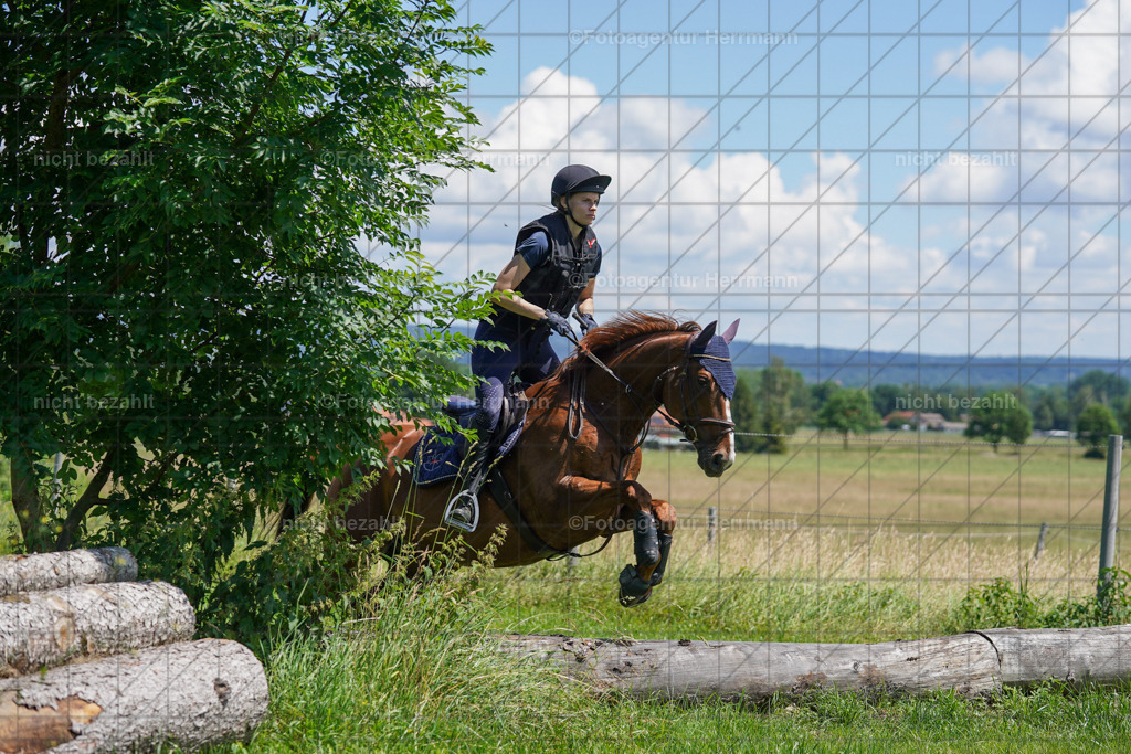 20240622-FAH06901 | Turnierfotografen Bayern, Reitsportbilder aus dem Geländekurs mit Felix Etzel auf dem Gut Waitzacker 2024