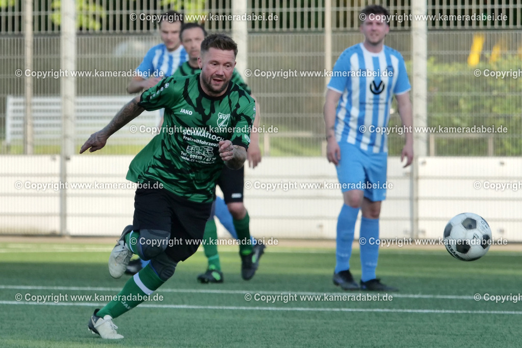 Fußball Kreispokal 25/26 Ü 32 : Spiel um Platz 3 : SV 08/29 Friedrichsfeld - SV Ringenberg AH  2 : 1 | Fußball Kreispokal 25/26 Ü 32 : Spiel um Platz 3 : SV 08/29 Friedrichsfeld - SV Ringenberg AH  2 : 1Spielort : Voerde Friedrichsfeld - Realisiert mit Pictrs.com