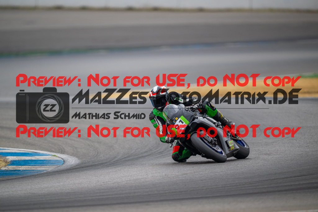 MaZZes-Fotomatrix-20260809-579705 | R1