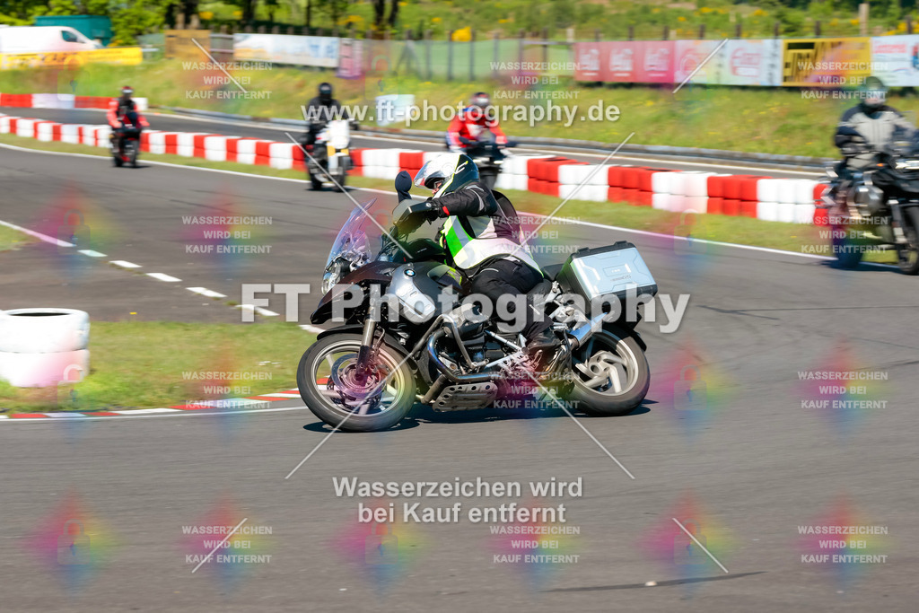 Moto-TeamOBK-21623 | Hier findet Ihr Bilder von Touristenfahrten auf der Nürburgring Nordschleife oder von anderen Veranstaltungen die ich besucht habe. Viel Spass beim Durch Schauen 