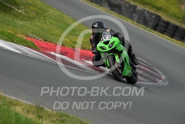 2024_07_06_PBK_31811 | Sportfotografie; SlowMotion; Video; Rennstrecke; Hafeneger; Speer; Racing; RSE; BMW; CBO; Trackday; Motorsportarena; Hockenheimring; Brno; Most; Barcelona; Valencia